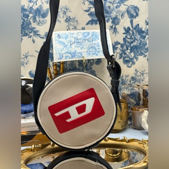 🆕 DIESEL 🧿 NWOT Rinke Circle Shoulder Bag - Neutral Beige, Red, White & Blue - Picture 2 of 16